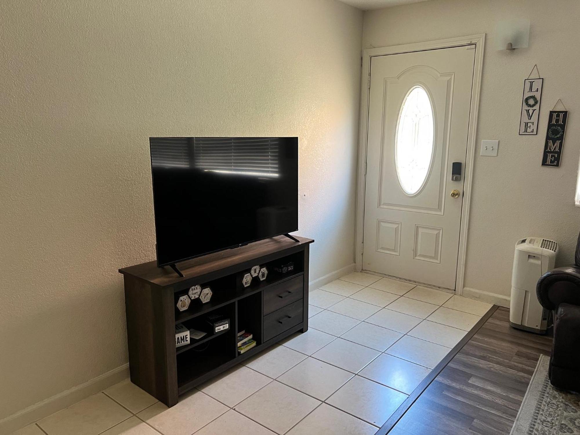 Peaceful 2Bed,1Bath Condo With Free Parking All Yours To Enjoy Fresno Buitenkant foto