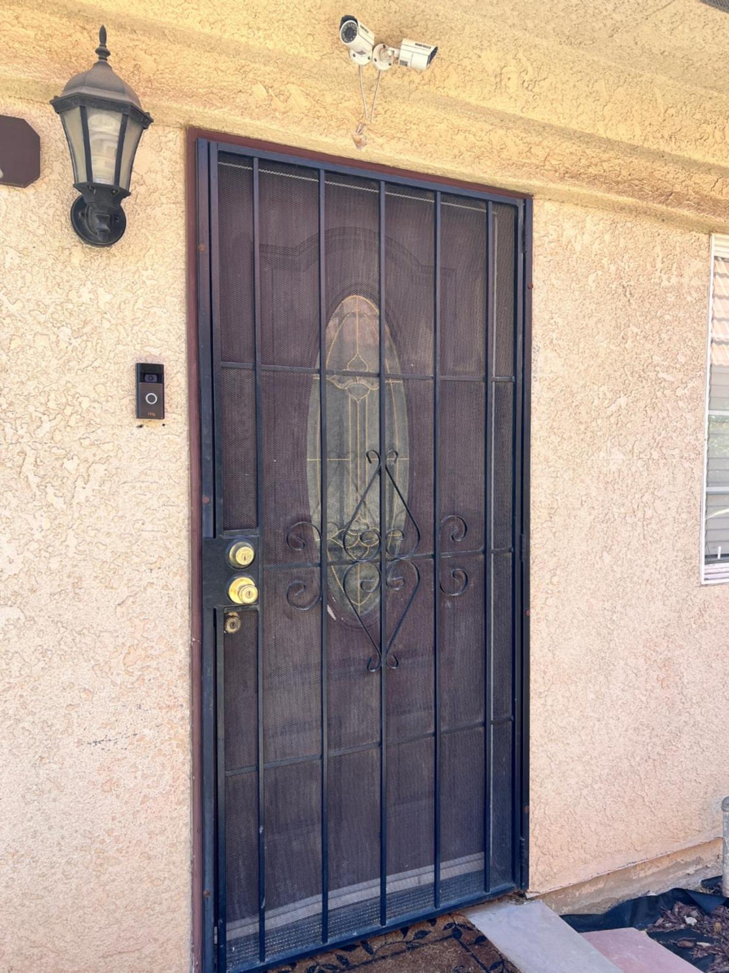 Peaceful 2Bed,1Bath Condo With Free Parking All Yours To Enjoy Fresno Buitenkant foto