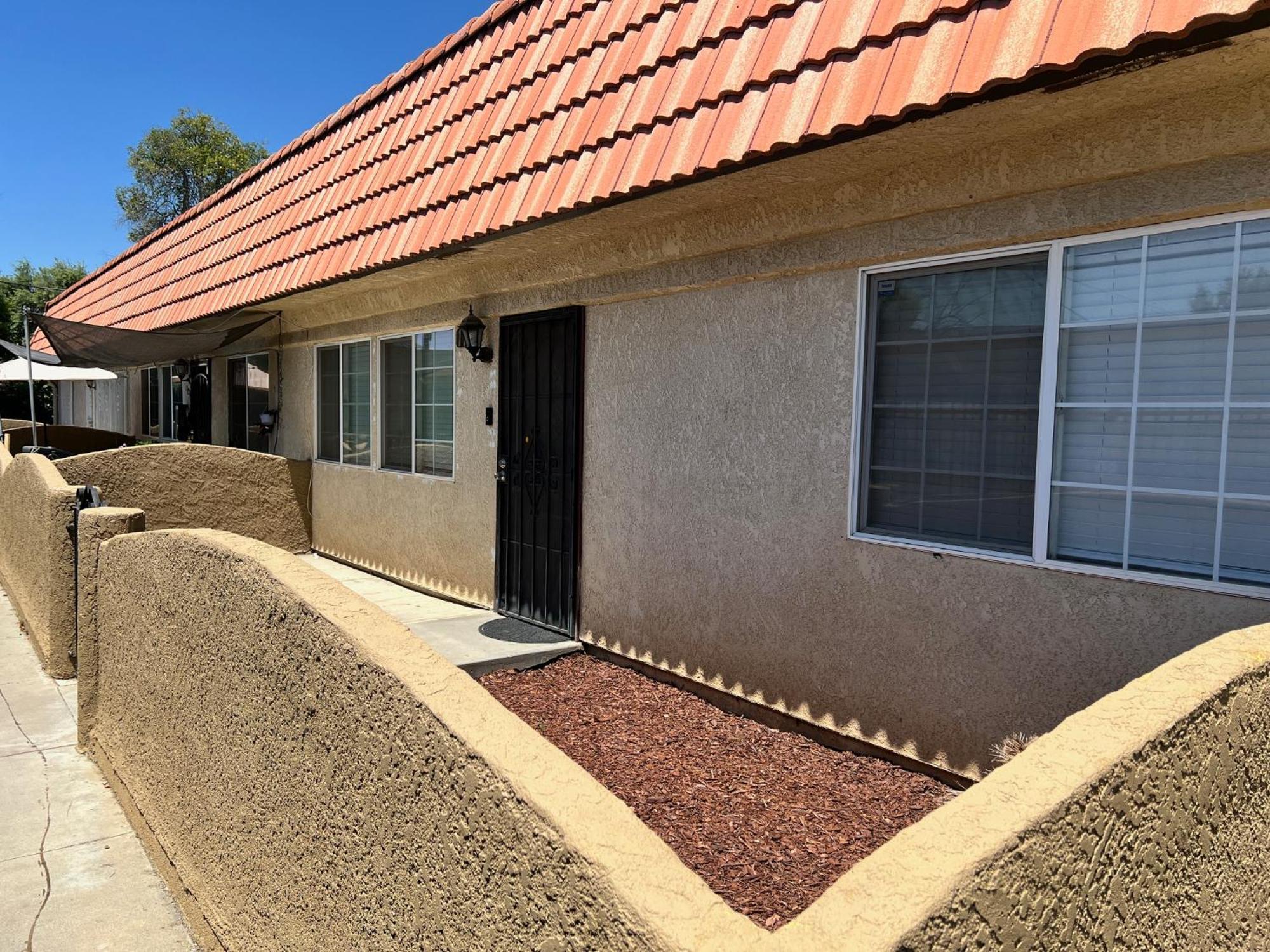 Peaceful 2Bed,1Bath Condo With Free Parking All Yours To Enjoy Fresno Buitenkant foto